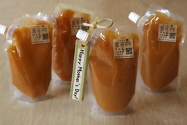 【母の日ギフト】富有柿ジャム　200ｇ✕ 4個　ビニールパウチ入り　竹のメッセージカード