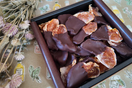 【ミカン・ド・ショコラ】ぎゅっと凝縮したみかんの香りとチョコレートのくちどけ