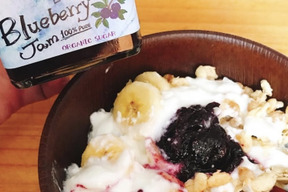 ブルーベリージャムとバナナのヨーグルトグラノーラ