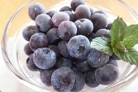 除草剤不使用、特別栽培認証の冷凍ブルーベリー2キロ小粒（ジャム、スムージー、加工用）