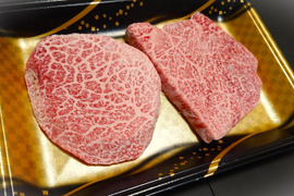 A5等級モネンシンフリー薬師牛　モモステーキ400g