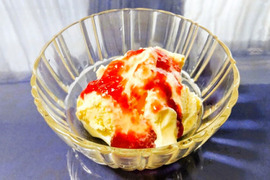 いちごバニラアイス