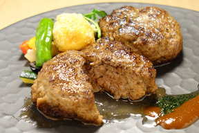 あか牛ハンバーグ(120g×7個入り)『日本ギフト大賞2018熊本賞』受賞!