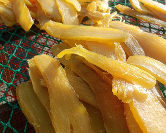 素朴な味わい！ ほしいも 【400g袋入り】 里山ファームの手づくり 干し芋 茨城県産 紅はるか