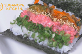 馬刺しのキムチ海苔巻き