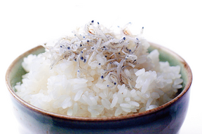 【すぐ出荷】瀬戸内ちりめんたっぷり500ｇ栄進丸のちりめん【小魚】チリメン家庭用がお得！乾燥が絶妙賞味期限60日　最短明日着1袋～2袋まで