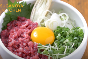 馬肉の生ネギトロ丼
