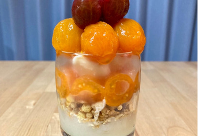 オレンジアイコとチョコアイコの蜂蜜シロップ漬けのパフェ