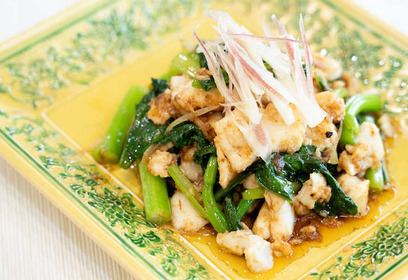 真鯛と空芯菜の花椒ソース和え