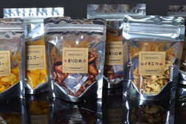 自然な味わい　国産ドライフルーツ（イチゴ・マンゴー・イチジク）！！