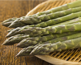 【春の至福】口の中で甘さが弾ける！極太2Lサイズ　アスパラ400g｜北海道上富良野産・雪解けの恵み✨通販サイト年間4500件以上販売👑✨フラノラルム【春芽】