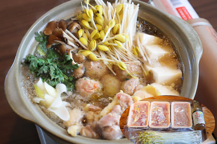 青森シャモロックと大鰐温泉もやしの地鶏鍋
