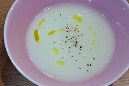 オリーブオイルと塩だけ！新玉ねぎのポタージュ