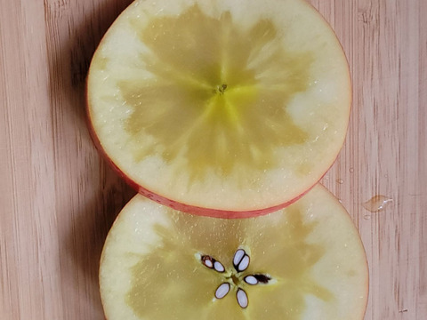 キセキの蜜入りりんご 家庭用・贈答用　こうとく2.5キロ〜3キロ