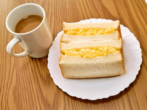 地元のお米や小豆、季節の野菜や果物で育てた鶏のこだわり新鮮卵