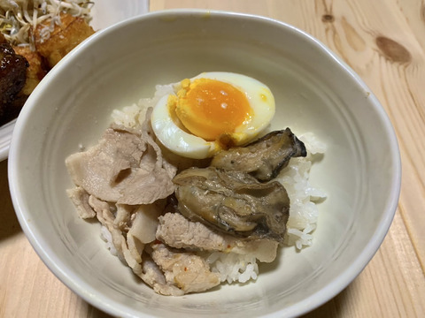 広島県倉橋産冷凍牡蠣むき身 総重量１ｋｇ　使いやすい・年中食べれる牡蠣