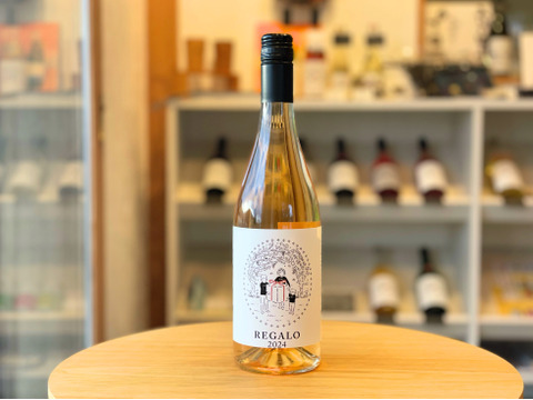 【ロゼ】REGALO 2024 キャンベル（750ml）落ち着いたサーモンピンクの色合い｜グルメと合わせて楽しむロゼワイン