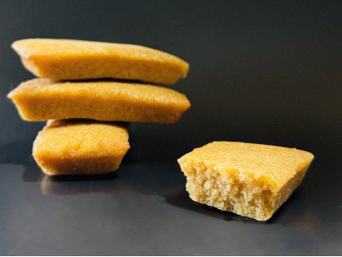 放牧卵のやさしいお菓子箱（焼き菓子8個入)-TAMAGOMANIA-
