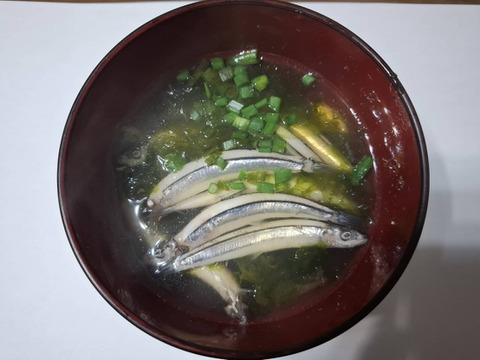 きびなご（約1kg）とあおさ（約400g）、お味噌汁、お吸い物セット