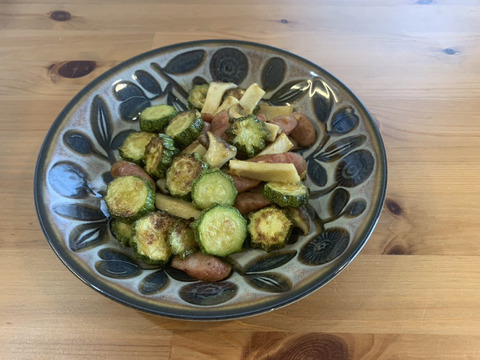 【ステラ２】ジューシーでやわらかな星型のズッキーニ（8本入り）