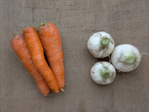 新玉ねぎ5キロと人参2キロ