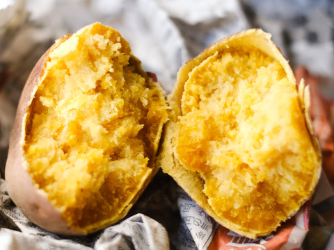 発送中🍠もはやスイーツ！ねっとり甘い安納芋Mサイズ２KG 焼き芋にピッタリ！五島の海水を使って育てました！農薬/化学肥料不使用 サツマイモ/さつまいも