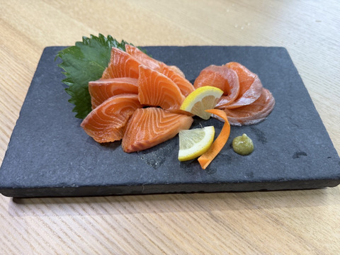 旨味と甘みの絶品桃太郎サーモン　フィレ　800ｇ～1200ｇ