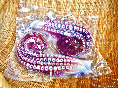 特大‼️肉厚で味の濃い水蛸❗️ 足1本×2パック❗️青森県　津軽海峡産❗️⭐️ 採れたてボイル済み⭐️