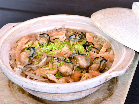【冷凍】牡蠣がたっぷり！かきご飯の素（2合用）　炊飯器で炊くだけ！　生食用かき使用　ご自宅用に♪