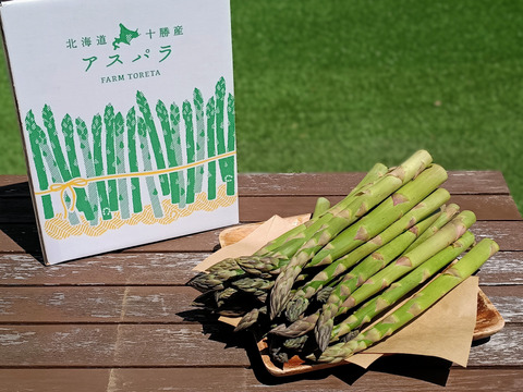北海道十勝産『ばんばの堆肥で育てたアスパラ』グリーン【L～２L／800g】幸運の『馬蹄』さがしも楽しめるギフトBOXでお届け🍀