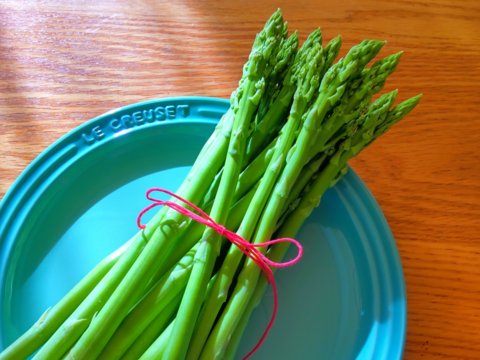 【ご家庭用お得版】春一番★皮むき不要のジュワっと甘アスパラ！長野県産（B品混合1kg）