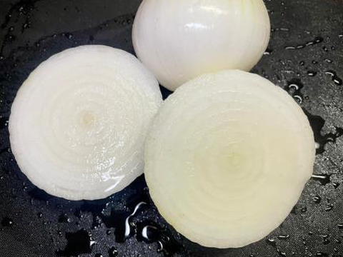 【予約】生産農家直送 淡路島産ブランド新玉ねぎ 『にじたま』超極早生品種 9kgダンボール入り（ご家庭用・30個前後） 使いやすいM・L・2L混在！≪水分量No1!!≫◎特別栽培　2月末頃から順次発送