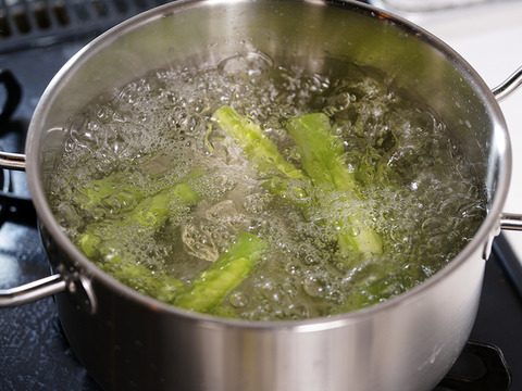 【森のアスパラ】便利で大好評！そのまま使えるベビーサイズ（S~M）・800g