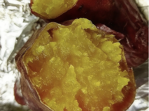 焼き芋に最適！さつまいも”紅はるか”適熟😊しっとりとした上質な甘み”色々サイズ土付き２Kg