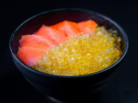 包丁まな板いらず！溶かしてそのまま食べれる「日向夏サーモン」スライスと「つきみいくら」セット！