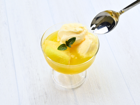 【福袋】”良品メロン”1玉×アイス商品×メロンスプーンの詰め合わせ！