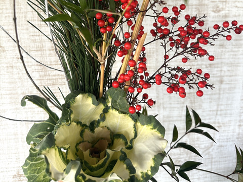 【正月用、松竹梅】新しい一年の始まりにふさわしいお正月用 切花セット花瓶に生けるだけ。凛としたお正月花。派手すぎず、長く楽しめる組み合わせ、年末年始のお花としてお使いいただけます。贈り物にもピッタリ。