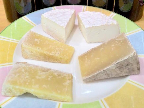 流通量０％ 笑） 国産羊乳チーズと牛乳チーズの３点セット（380g）　（北海道・石狩市　農家製）