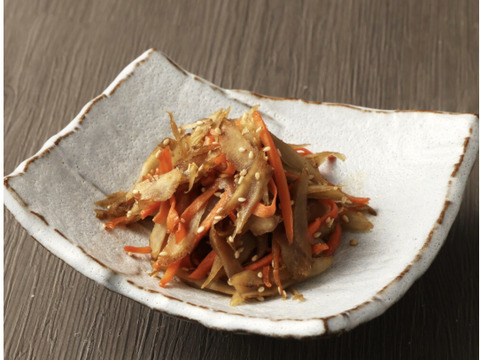 色白綺麗⭐︎香り絶品！2キロ　鹿児島県産　土付きごぼう