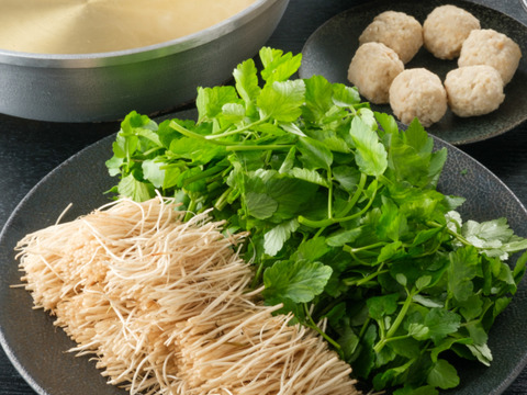 【年末予約専用2、3人前せりしゃぶセット 】 比内地鶏 出汁 しゃぶしゃぶ 三関産せり 比内地鶏 鍋 絶品 お歳暮 ギフト 家庭 せり 鍋セット 鍋