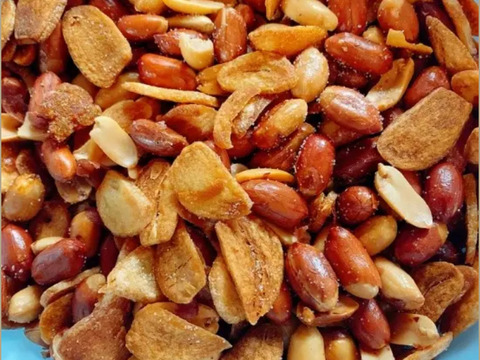 フライドガーリックとピーナッツのおつまみスナック50g×３p【冬ギフト】