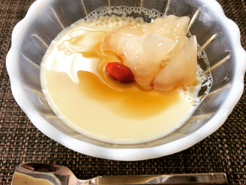 【お鍋にどうぞ】[超希少］プリプリなめらか生白きくらげ200g×4p