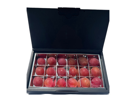 クイーンニーナ【赤葡萄】　18粒入り