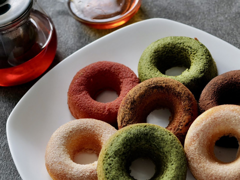 米粉ドーナツ 12個 五彩ドーナツ 米粉仕立て 焼きドーナツ 国産米粉 有機米粉使用 ほんだ農場 石川県産米粉 きび糖 いちご 抹茶 チョコ シナモン 焼き菓子 ギフト お菓子 詰め合わせ