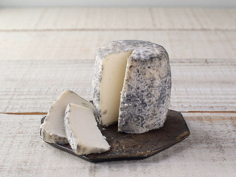 【母の日ギフト】牧場直送！ミルクの旨味を楽しむチーズ食べ比べセット