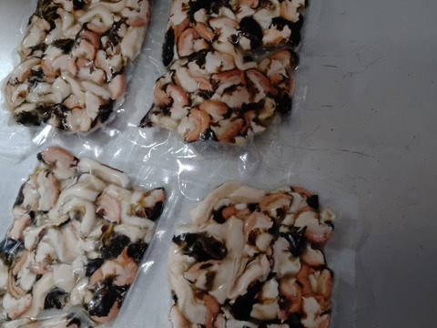 小泊産！剥き身冷凍サザエ100g×3パック