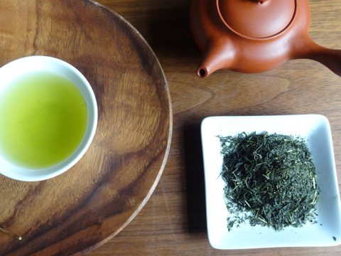【メール便】まろやか・深蒸しかぶせ緑茶！特上かぶせ茶【葉月】105g（農薬・化学肥料・除草剤不使用）