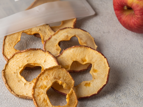 特別栽培りんごの無添加ジュースと干しりんごMセット　原材料はりんごのみ🍎農薬半減栽培