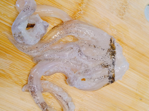 『イカの王様』長崎県産アオリイカ
下処理済み　身　ゲソ　軟骨　冷凍パック