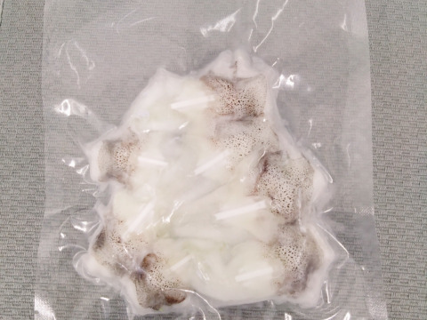 『イカの王様』長崎県産アオリイカ
下処理済み　身　ゲソ　軟骨　冷凍パック